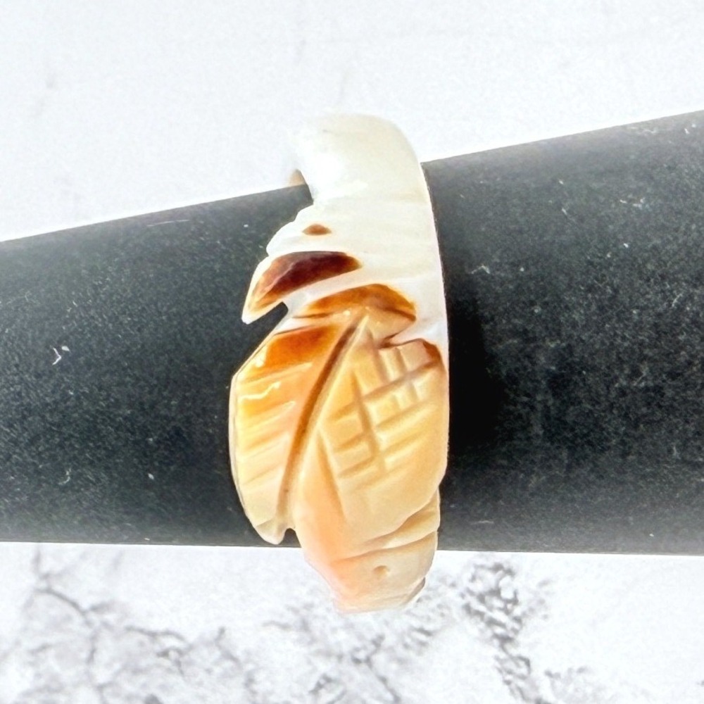 Carved Resin Bird Ring Size‎ 5.5 Cream Honey Tone Animal Jewelry
